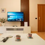 Urban Gem Apt - Tirana
